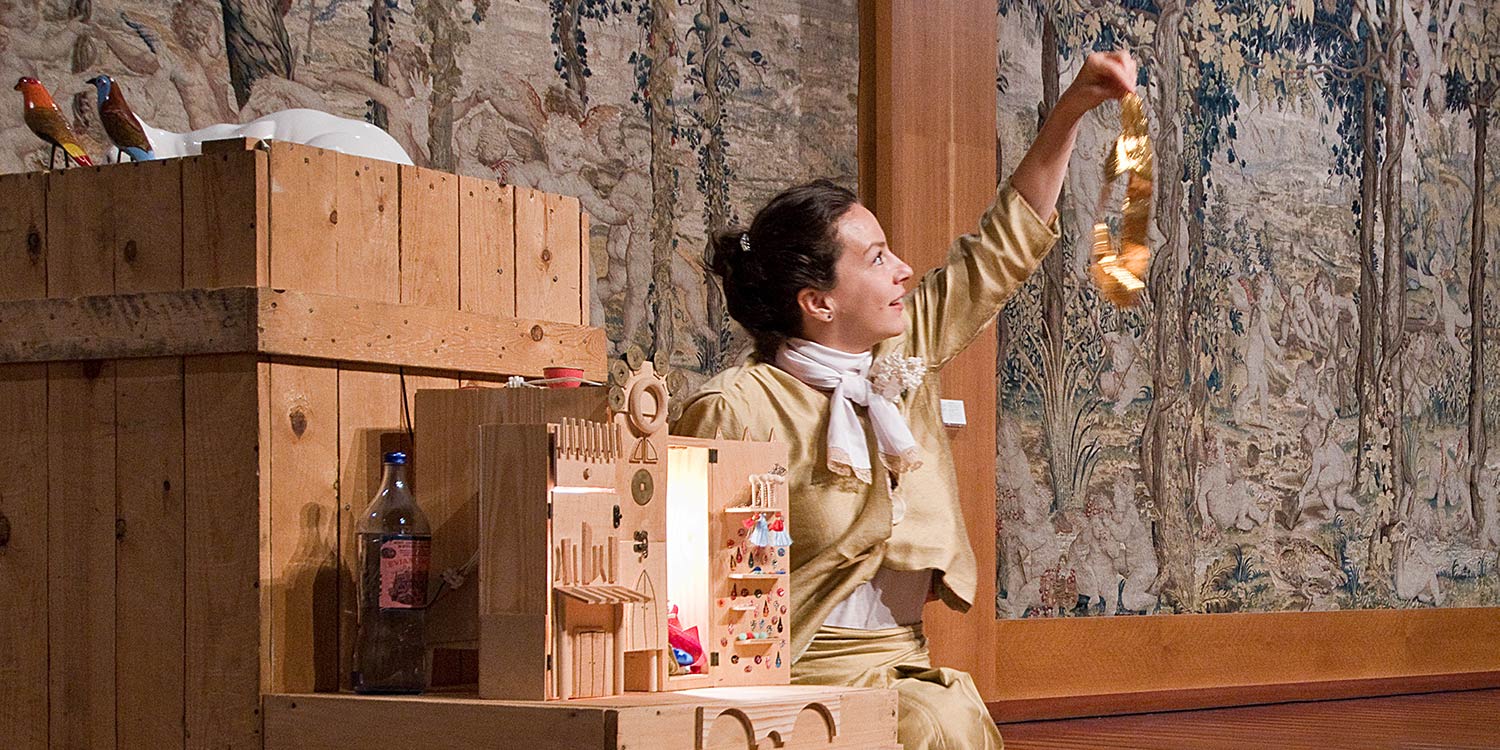 Homem 1000 moradas - plano aberto galeria 1